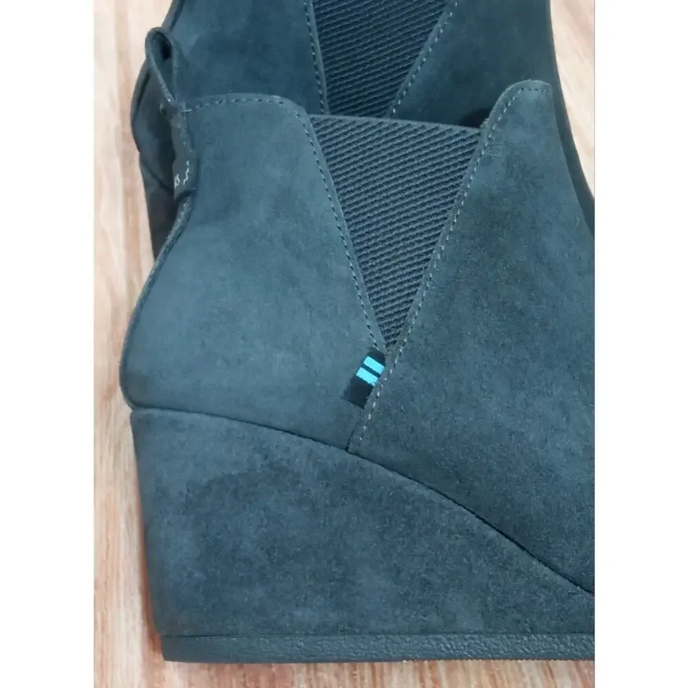 Toms Women's Boots Kelsey Wedge Heels Ankle Booties Gray Suede Casual Size 8.5